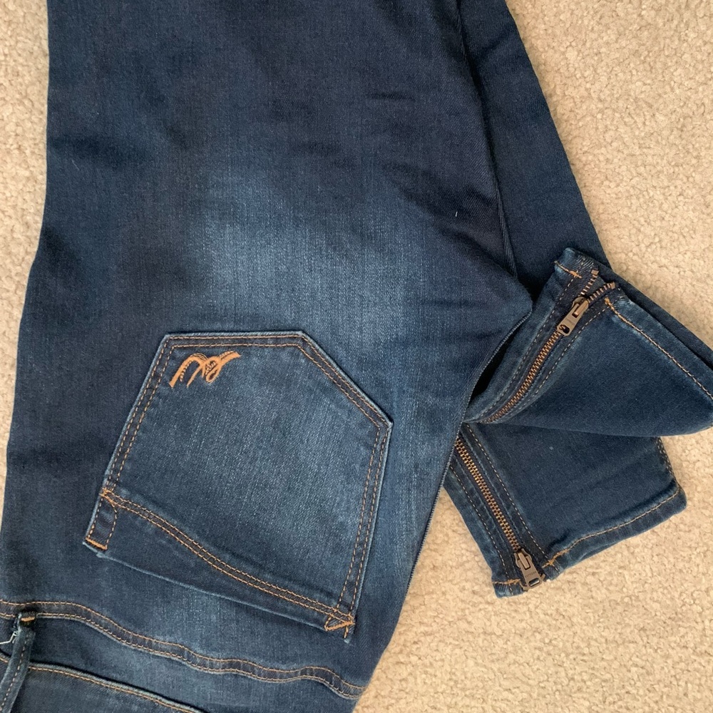 Express Jeans - Picture 2 of 3